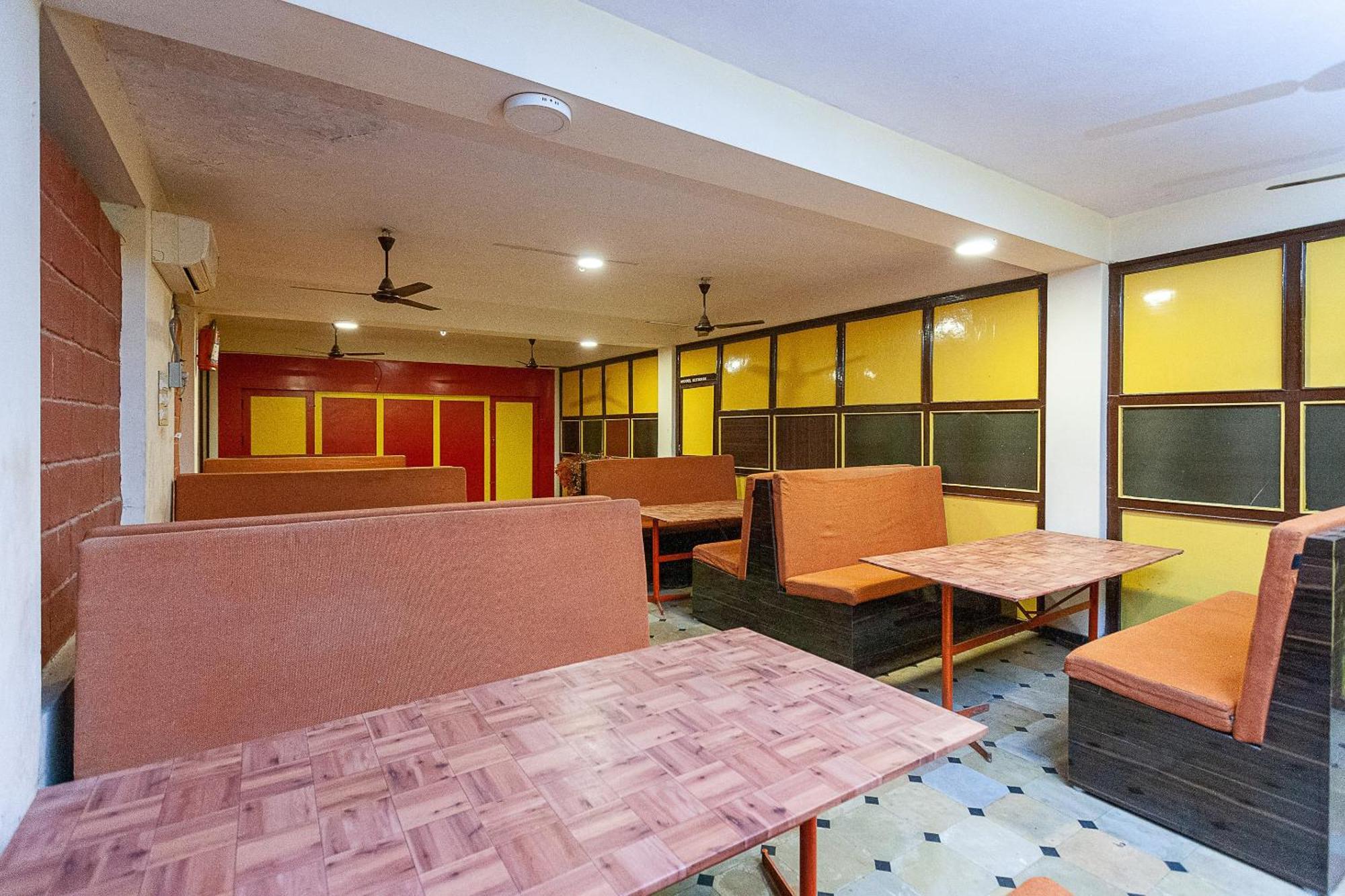 Collection O Ammayi Hotels & Resorts Tiruvannamalai Exterior photo