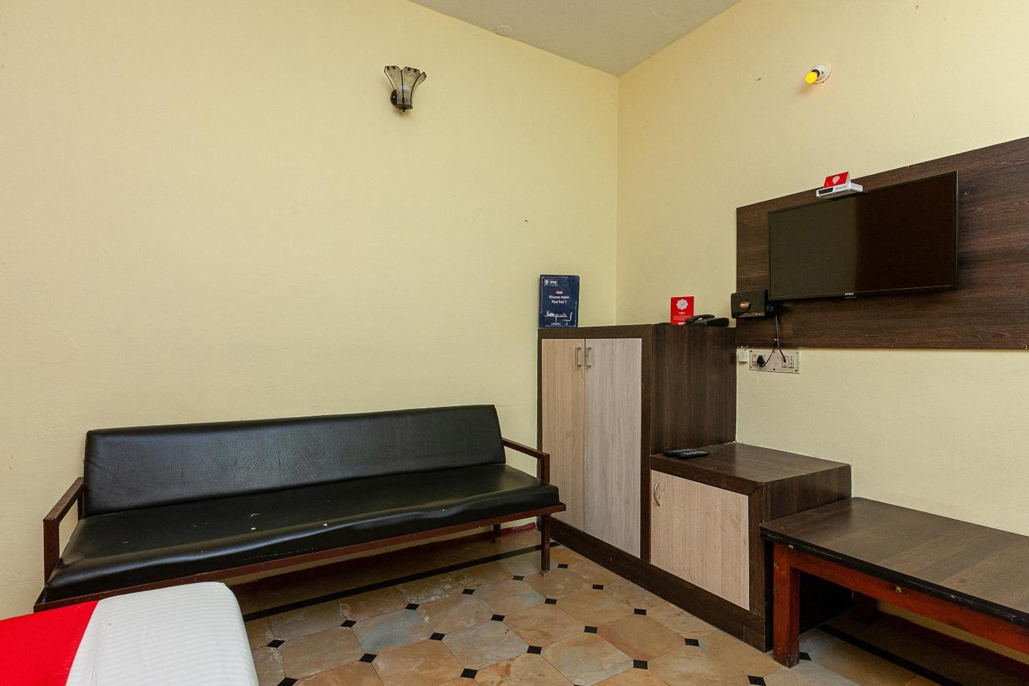 Collection O Ammayi Hotels & Resorts Tiruvannamalai Exterior photo