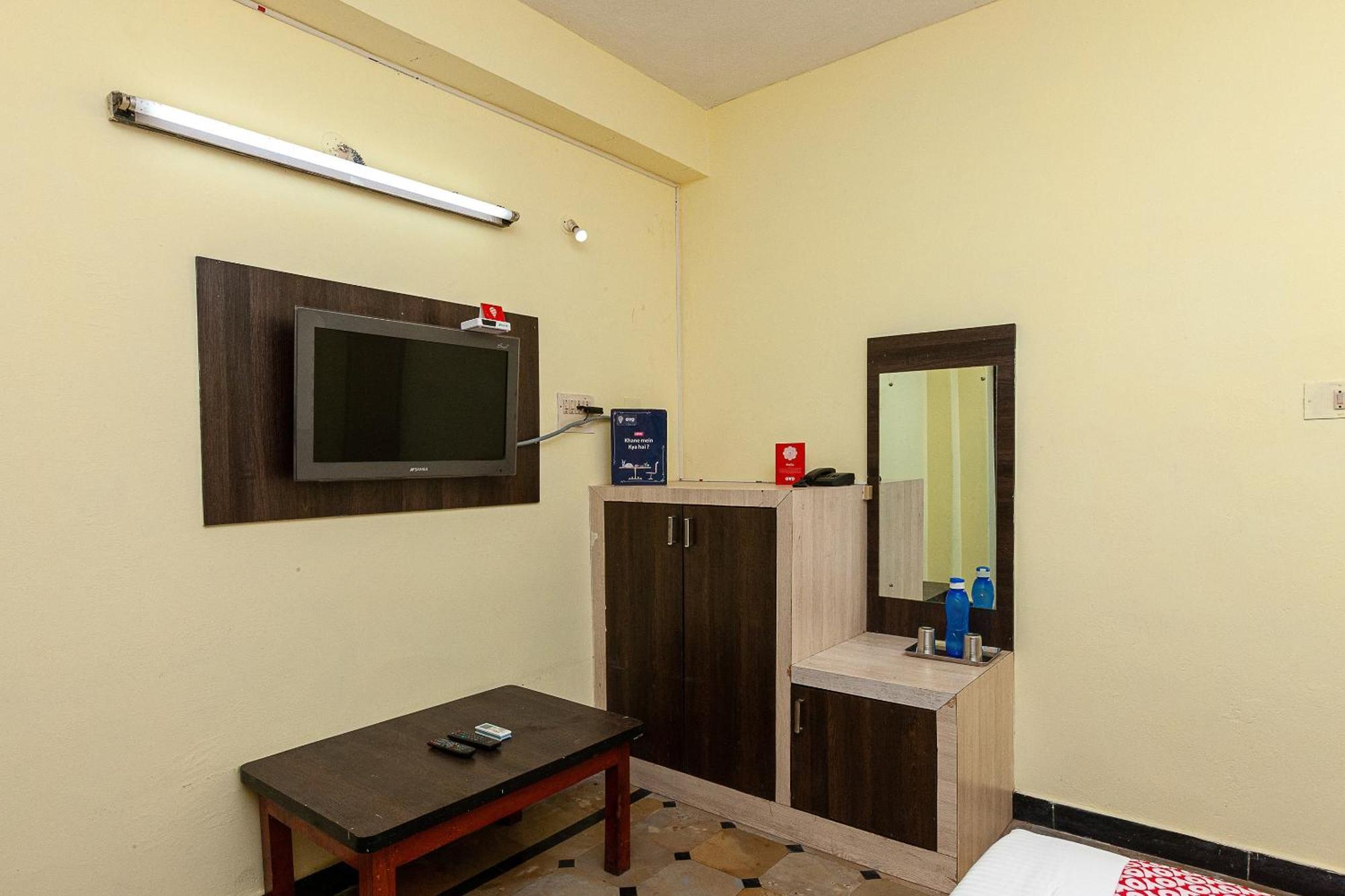 Collection O Ammayi Hotels & Resorts Tiruvannamalai Exterior photo